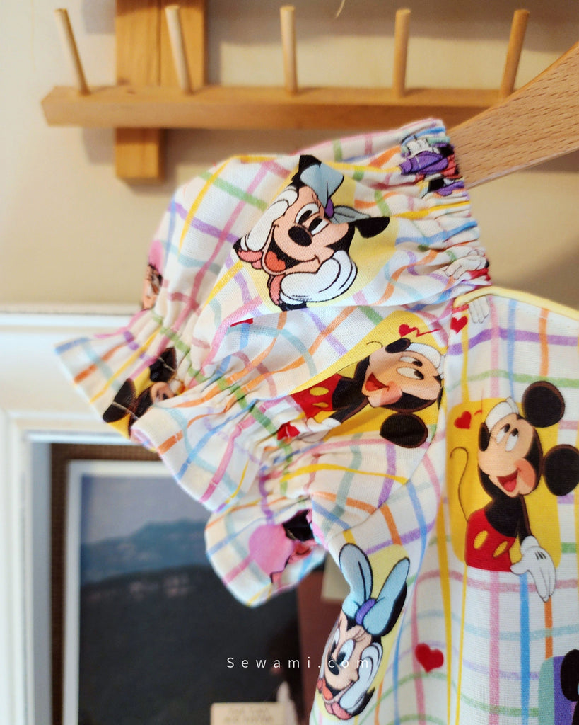 𝙍𝙚𝙖𝙙𝙮 𝙩𝙤 𝙨𝙝𝙞𝙥 ♡ Jolly in Mickey crayon check