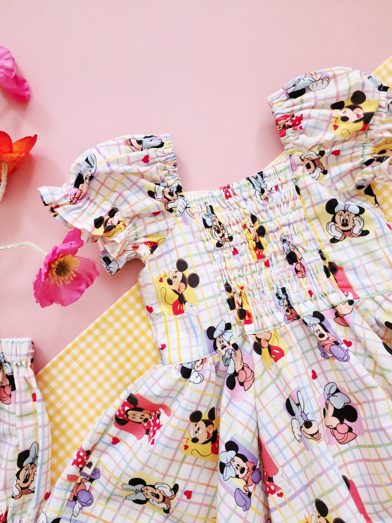 𝙍𝙚𝙖𝙙𝙮 𝙩𝙤 𝙨𝙝𝙞𝙥 ♡ Jolly in Mickey crayon check